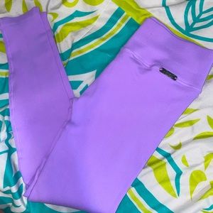 BOMBSHELL SPORTSWEAR INSPIRED SEAMLESS LEGGING